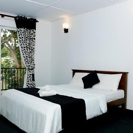 Sadhara River View Lodge แคนดี้ ภายนอก รูปภาพ