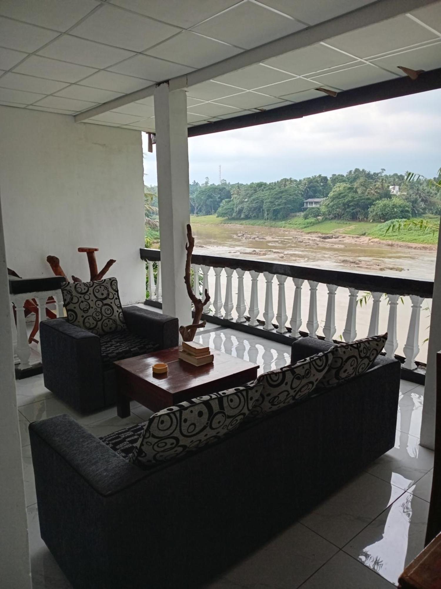 Sadhara River View Lodge แคนดี้ ภายนอก รูปภาพ